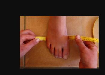 pied large chaussure de trail