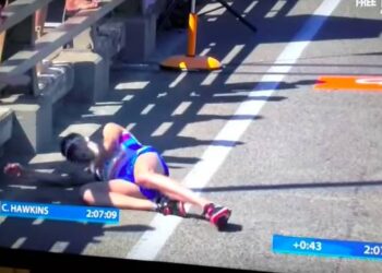 Video choquante : le leader du marathon des Jeux du Commonwealth s’écroule à 2 km de l’arrivée