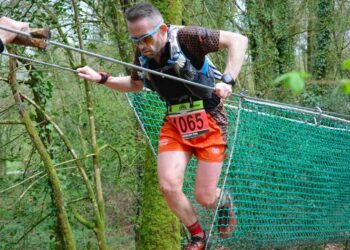 Insolite : en trail, soit tu t’accroches à tout ce que tu peux, soit……..