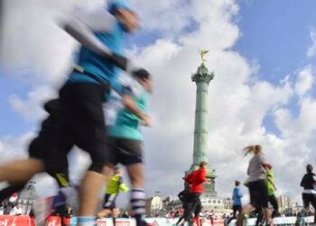 Devinez ce que font les parisiens quand ils courent…