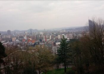 journal : notre confiné broie du noir et devient parano