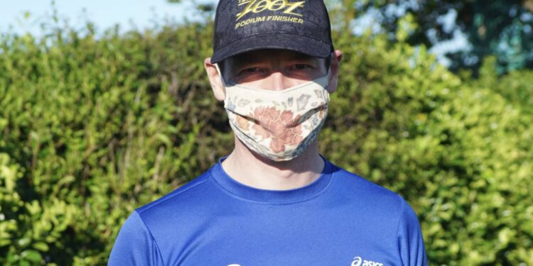 courir avec un masque