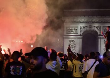 INJUSTICE : les footeux dans la rue, les runners chez eux