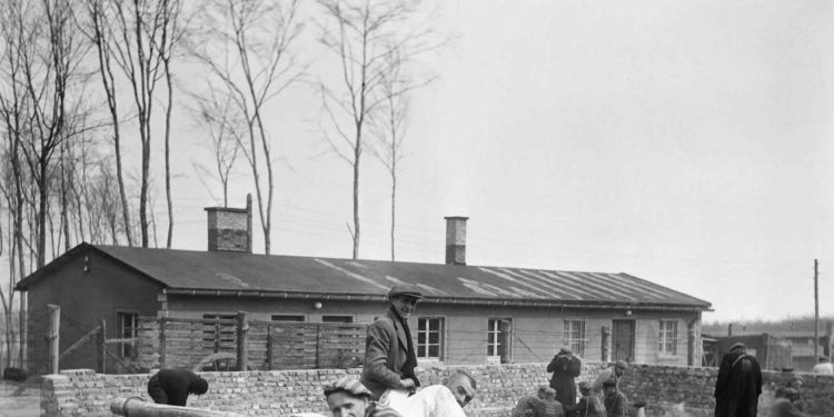 Irrespectueux : ils font leur footing au camp de Buchenwald
