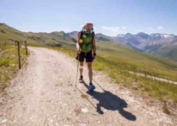 Buzz : atteint de Parkinson, il marche 1 122km dans les Alpes