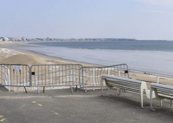 Le buzz continue pour ce joggueur qui s’est enfuit à la nage pendant le couvre-feu