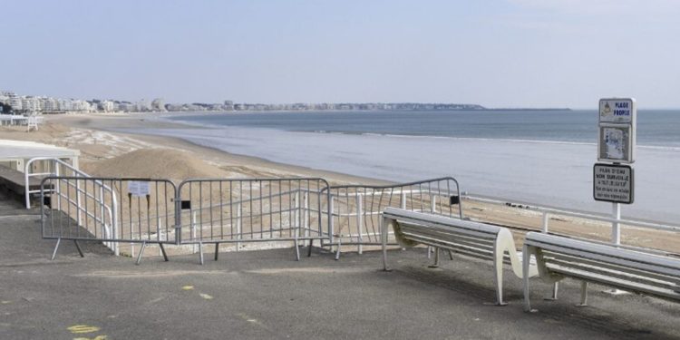 Le buzz continue pour ce joggueur qui s’est enfuit à la nage pendant le couvre-feu