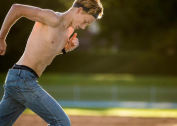 faire du sport et courir en jean