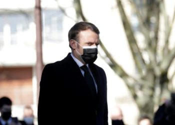 Macron a compris qu’on ne se contamine pas à l’extérieur !