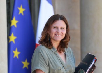 remplacée par Amélie Oudéa-Castéra