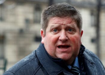 Cet homme charmant veut que les chasseurs deviennent tous flics !