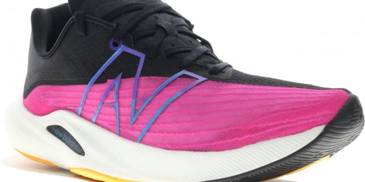 chaussure New Balance FuelCell Rebel V2