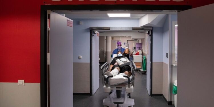 Hôpital : qui est prioritaire entre un traileur vacciné et un covid non vacciné ?