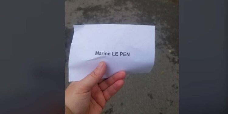 un bénévole insulte