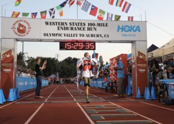 Courtney Dauwalter bat le record de la Western states